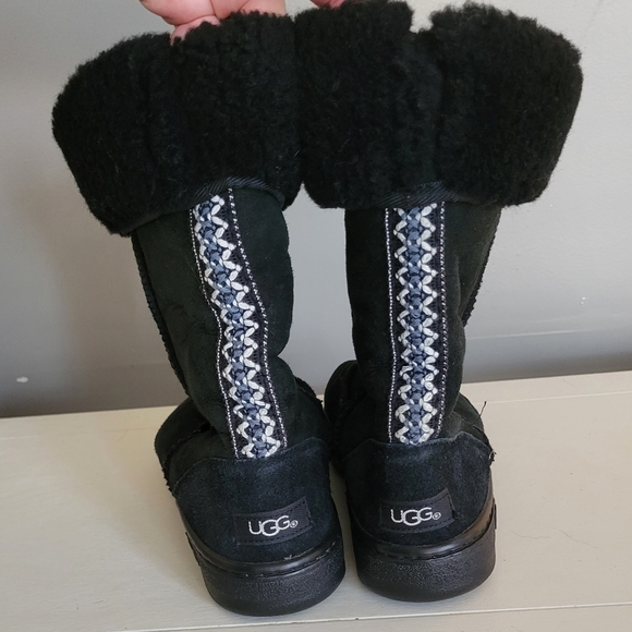 UGG Revival Tasman black shearling boots - Picture 1 of 5